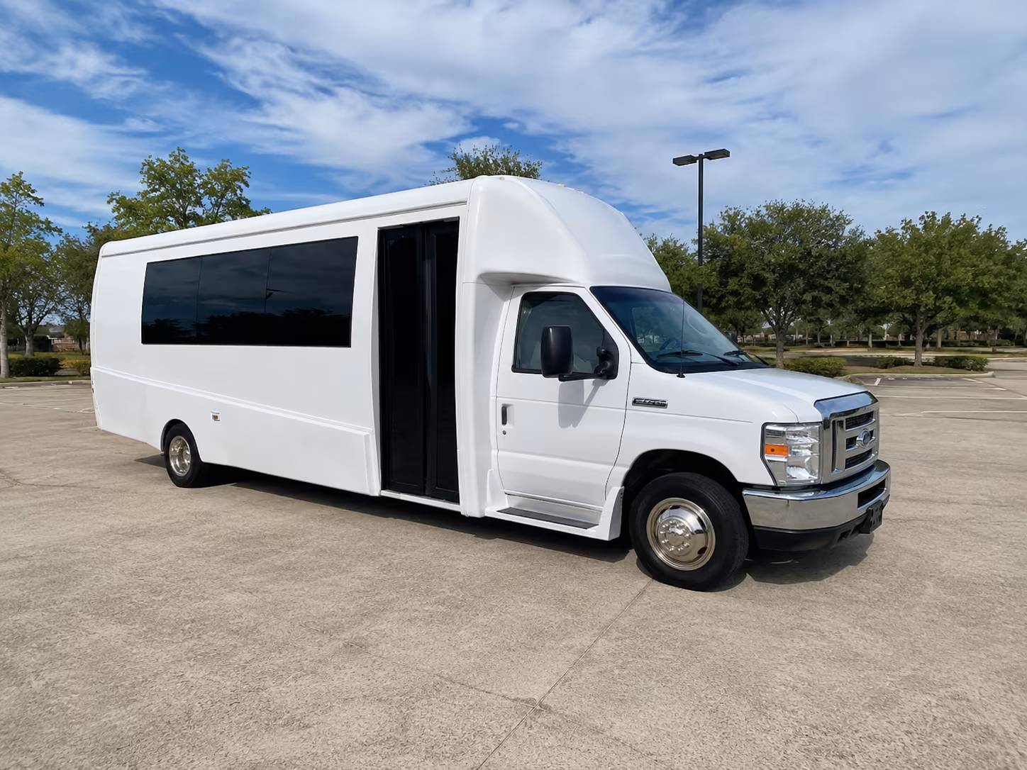party buses for pioneer valley winery crawls through the connecticut river valley